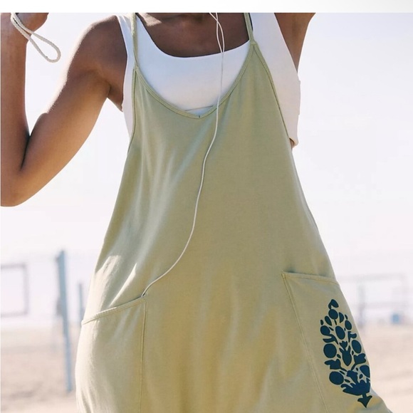 FREE PEOPLE MOVEMENT Hot Shot Logo Onesie sz xs moss combo - Picture 3 of 10